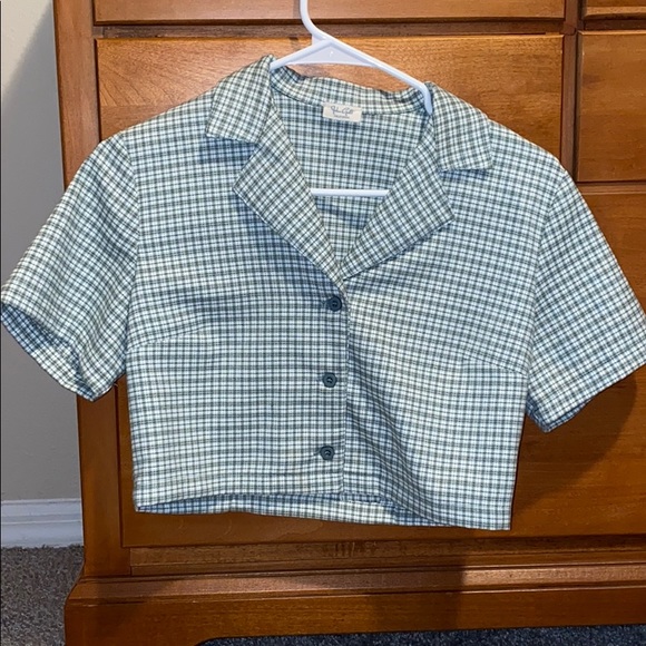 Brandy Melville Tops - crop button up